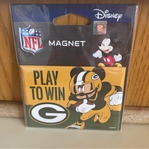Disney NFL Green Bay Packers Magnet - Yellow and green